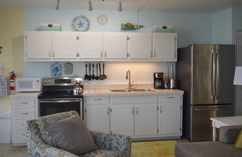 Orange Grove Condo | Flamboyant Escape