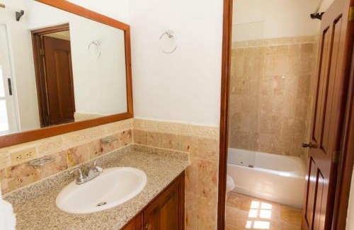 West End House | Flamingo-HavenHouse