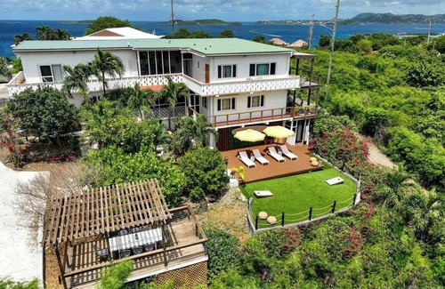 Great Cruz Bay Apartment | Flamingo House ISLA Sunset view Walk to town
