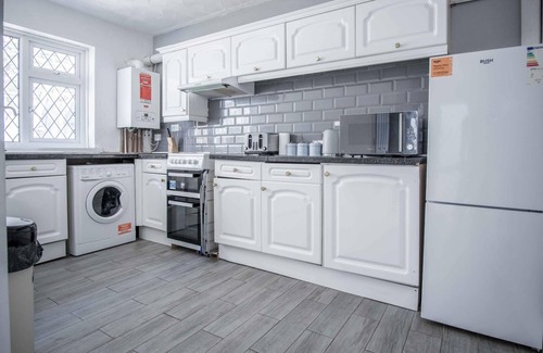 Castle Apartment | Flat 1 Brunswick - 2 Bed Economy Flat - Swansea