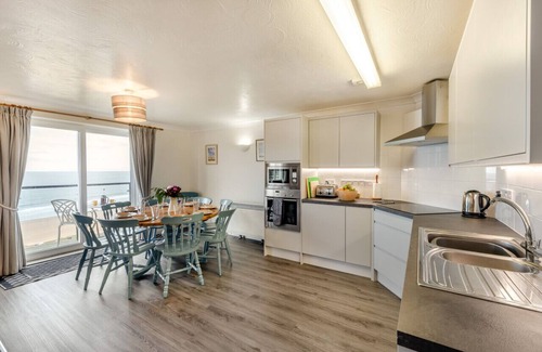 Putsborough Apartment | Flat 28 Clifton Court