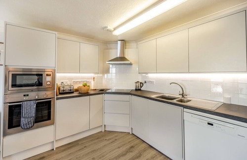 Putsborough Apartment | Flat 28 Clifton Court