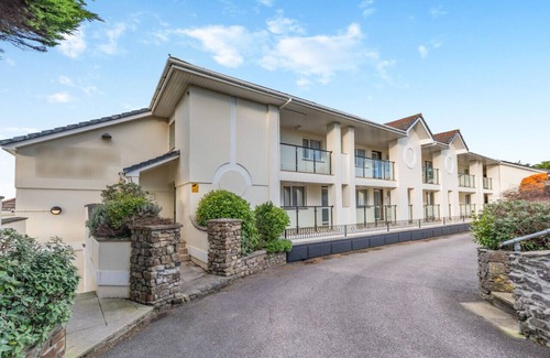 Putsborough Apartment | Flat 28 Clifton Court