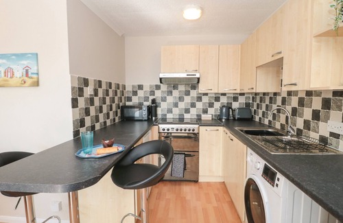 West Bay Cottage | FLAT 30, pet friendly, country holiday cottage in West Bay