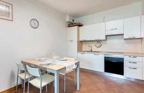 Padenghe sul Garda Apartment | Flat 'Blue Lake Holiday House' with swimming pool, Wi-Fi and air conditioning