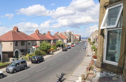Slyne Apartment | FLAT C, pet friendly, country holiday cottage in Morecambe