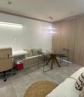 Cruz das Almas Apartment | Flat em Hotel de Luxo beira mar da grife Ritz suítes com vista ampla para todo o mar da cruz das almas, jatiúca e ponta verde, com toda estrutura de um hotel lindo e arrojado, academia, piscina e muito mais, venha viver essa experiência incrível!