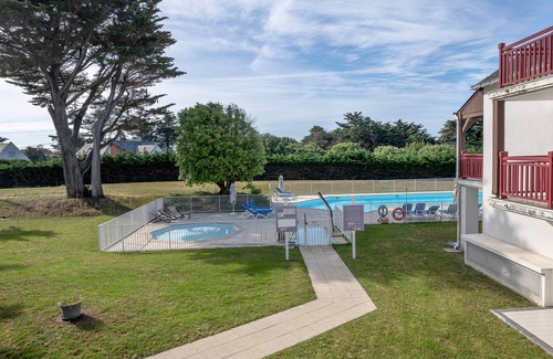 Le Pouliguen Apartment | flat for 4 with pool and Jacuzzi