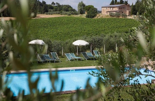 San Donato a Livizzano Apartment | Flat in a winery in Montespertoli,A/C,Wi-Fi, swimming pool,children friendly,Oli
