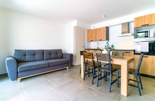 La Faviere Apartment | Flat in La Favière : Pool et Beach by SELECTsoHOME