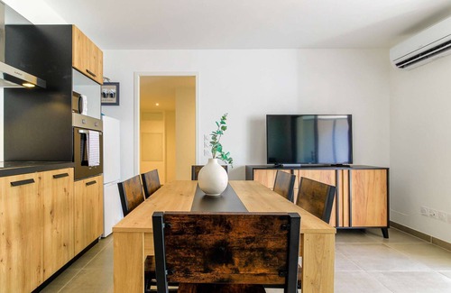 La Faviere Apartment | Flat in La Favière : Pool et Beach by SELECTsoHOME