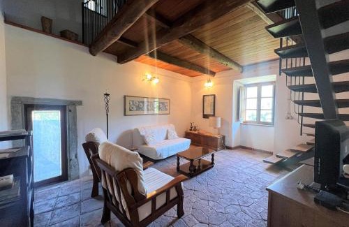 Argigliano Apartment | Flat with heated hot tub and shared pool