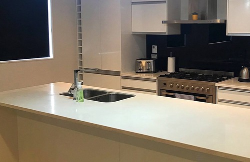 Flat Bush House | Flatbush Holiday Accommodation, Creggan Residence LL|7 Bedrooms|4.5 Bathrooms|3 Lounges