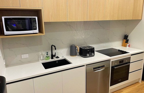 Flat Bush House | Flatbush Holiday Accommodation, 2.5 Bedroom Town House RA