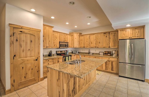 Somers Condo | Flathead Lake Getaway w/Balcony, Fireplace!