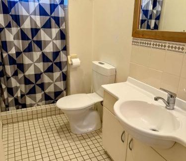 Burnt Pine Apartment | Fletcher Christian Apartments - Manava Suites