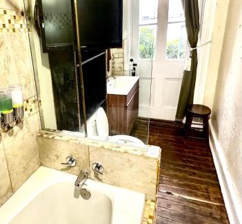 Lower Garden District Bed & Breakfast | Fleur De Lis Mansion