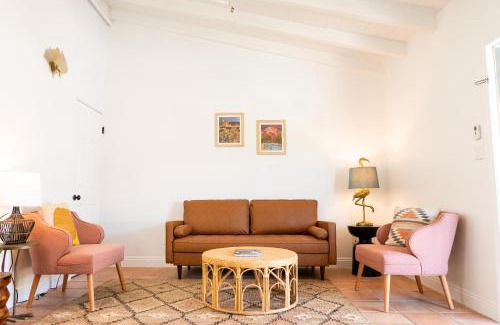 Uptown Design District Hotel | Fleur Noire Hotel - 21 and Over