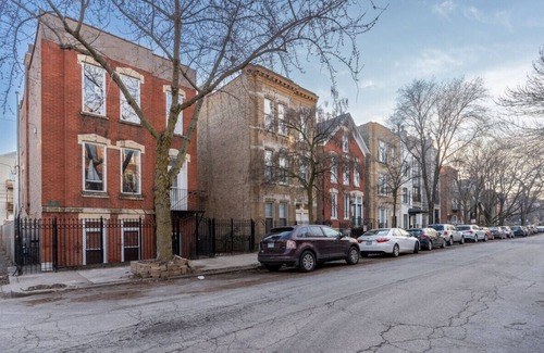 Wicker Park Apartment | Flexhome Wicker Park 2BR P1