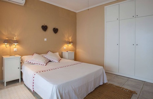Afytos Villa | #FLH - Amethyst Villa - Afitos Hidden Gems