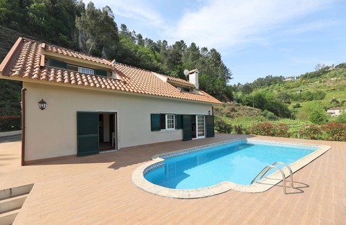 Castelo de Paiva Apartment | FLH Douro Family House