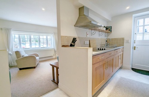 Emsworth Cottage | Flint Cottage , Emsworth - a cottage that sleeps 4 guests in 2 bedrooms