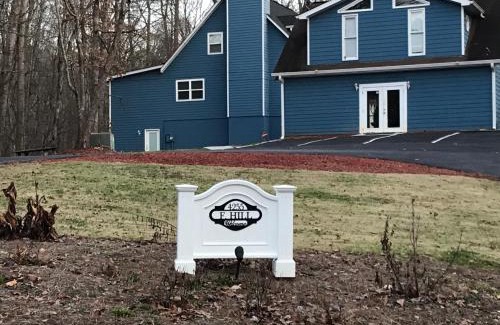 Acworth House | Flint Hill