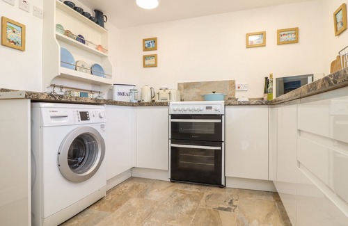 Pendeen Cottage | FLINTSTONE COTTAGE, pet friendly, with open fire in Pendeen