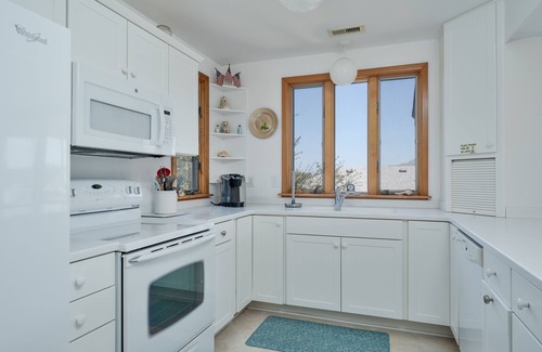 Ocean Sands House | Flip Flops & Tree Tops | Oceanside | Ocean Sands | Corolla | Sleeps 8