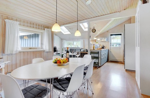Lonstrup House | "Fliri" - 700m from the sea by Interhome