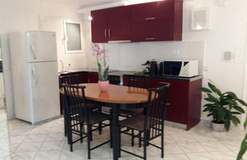 Alimos Apartment | Flor de Mayo,Apt in Alimos near the sea