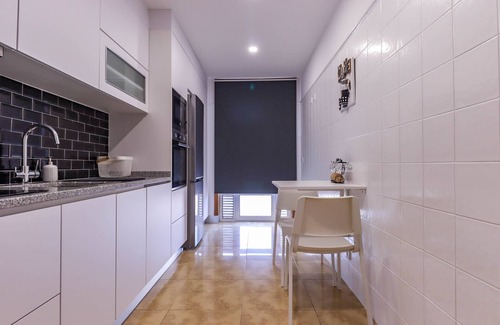 Vila Praia de Ancora Apartment | Flor do Mar - Spacious Apartment with Balcony