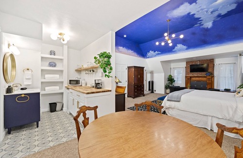 Cheesman Park Bed & Breakfast | Flora House Denver