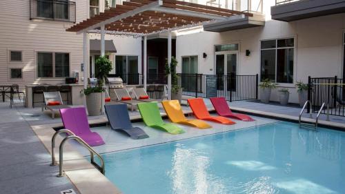 North Loop Apartment | Flora in Austin