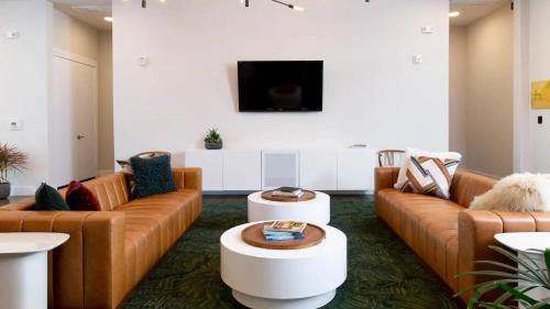 North Loop Apartment | Flora in Austin