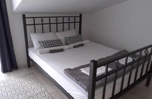 Grbavica Apartment | Flora Novi Sad
