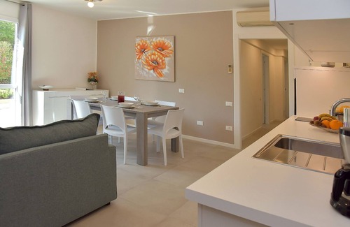 Padenghe sul Garda Apartment | Floral | Garda Bloom Holiday Apartments at Lake Garda