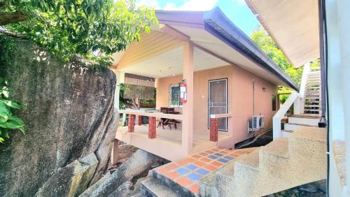 Maret Resort | Floral House