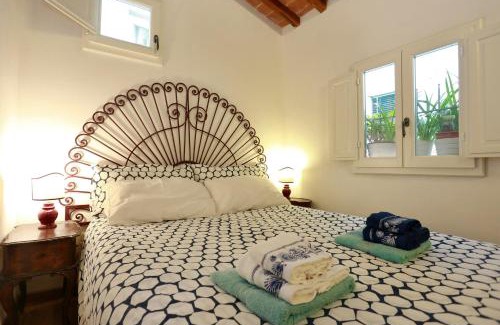 Oltrarno Apartment | Florence Pitti Loft