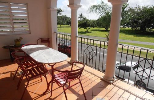 Cairns North Apartment | Floriana Villas