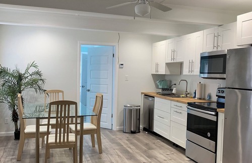 Laguna Beach House | Florida cottage. 2 blocks from the beach.2 bedroom sleeps 6. Apartment #1