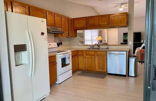 Sun 'N Lake House | Florida's sun and golf living!