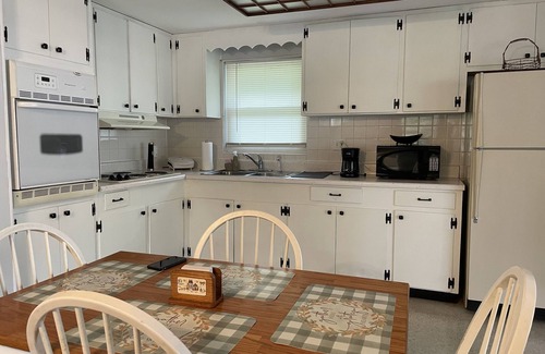 Chassahowitzka House | Florida springs minutes from you@Chassdoorway