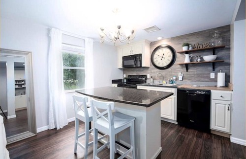 Plant City House | Florida Vacation Magic, Pool, 8BR-5BA