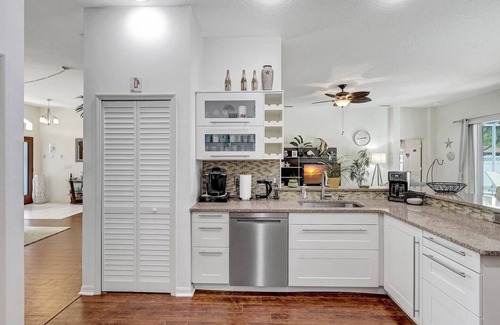 Sabal Harbour Villa | Florida Villa Sunrise - 4 Bedroom Home with Pool by Gulfcoast Holiday Homes