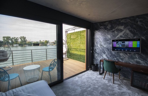 Cukarica Hotel | Flow