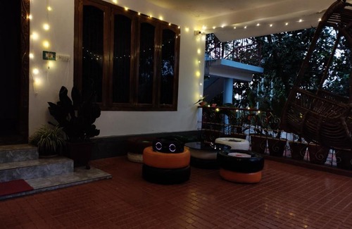 Virarajendrapet House | Flower Bee Homestay