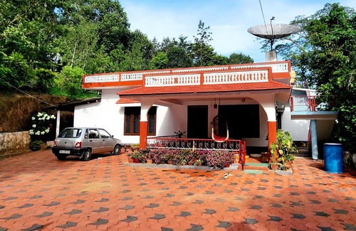 Virarajendrapet House | Flower Bee Homestay