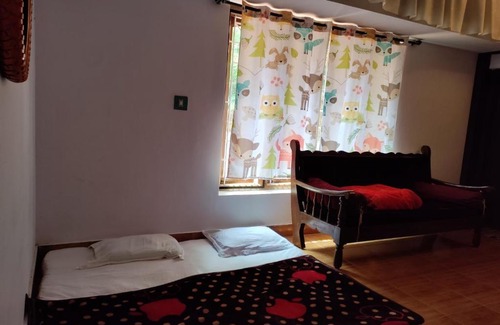 Virarajendrapet House | Flower Bee Homestay