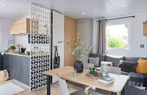 Saint-Trojan-les-Bains House | Flower Camping Monplaisir * - Mobil-Home Premium 30 m2 - 2 bedrooms - semi covered terrace - TV + CLIM + sheets + towels 4 people
